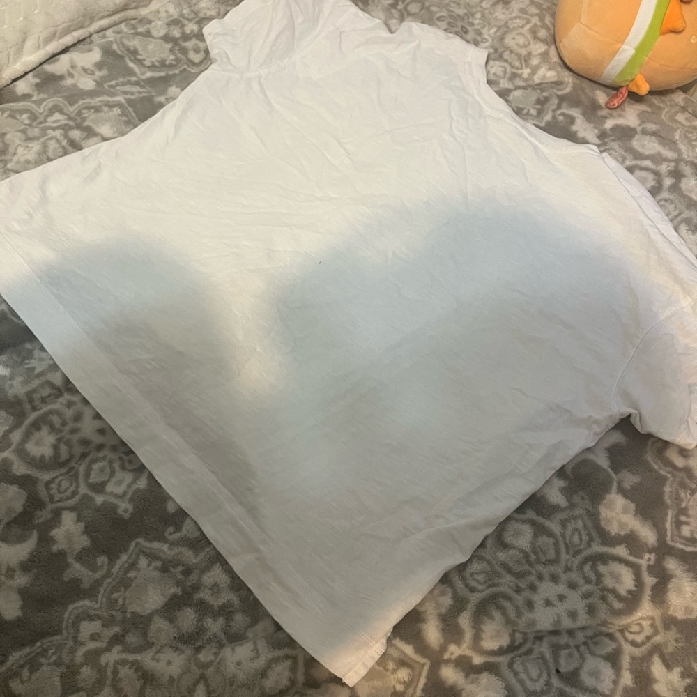 Old Navy White Short Sleeve Tee